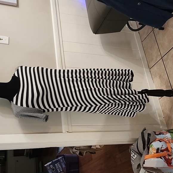 Dress - Picture 1 of 5